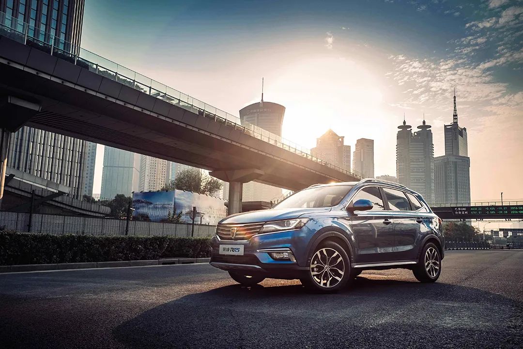 新能源汽车市场的不确定性:销量与燃油车的较量_能源车与燃油车的市场份额_燃油车销量排行榜