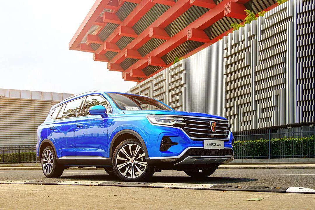 新能源汽车市场的不确定性:销量与燃油车的较量_能源车与燃油车的市场份额_燃油车销量排行榜