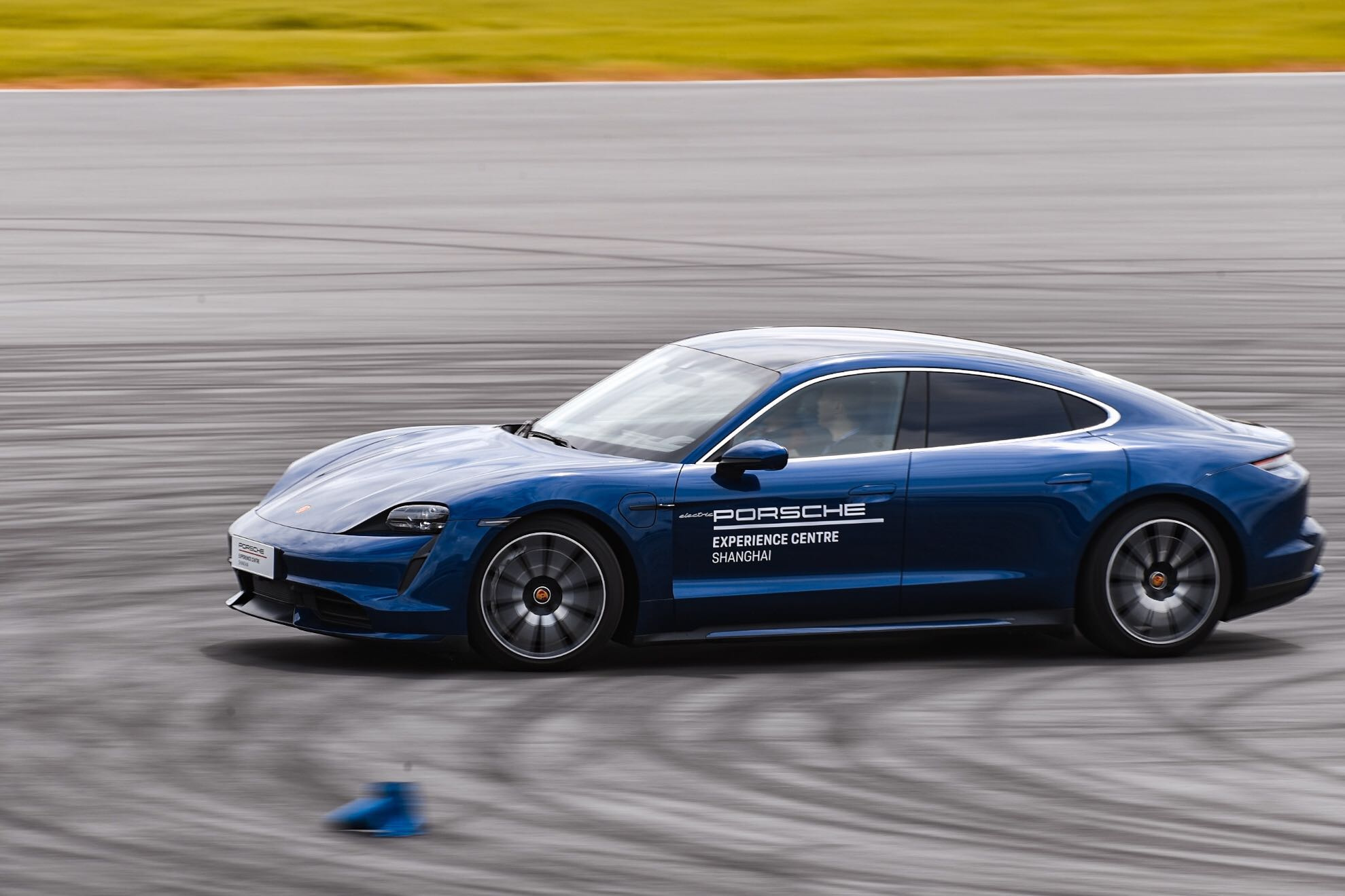 分享保时捷的驾驶乐趣与激情体验_保时捷驾驶体验分享版_保时捷车视频欣赏