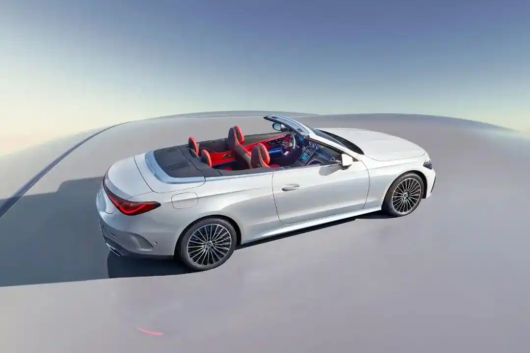 奔驰动感型_奔驰运动型轿车_奔驰的运动轿车：动感与优雅并存