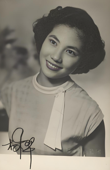 成龙歌曲迷_成龙的影迷里有哪些名人_成龙在全球影迷心中的影响