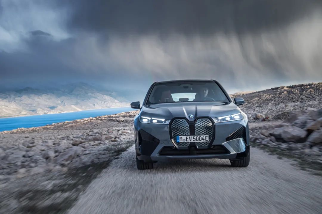 安全科技与豪华体验:宝马的完美结合_宝马科技_宝马新科技