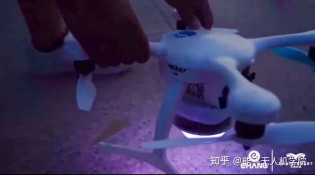 无人机编队表演软件_无人机编队表演背后的技术_无人机编队表演的新技术趋势