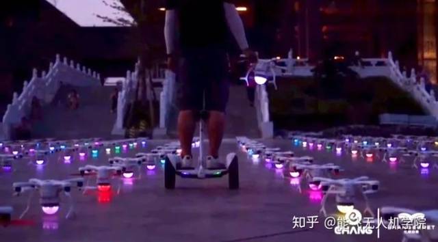 无人机编队表演背后的技术_无人机编队表演软件_无人机编队表演的新技术趋势