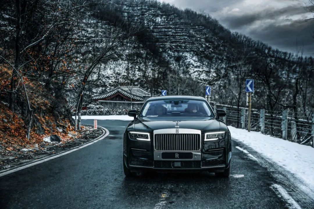 劳斯莱斯自动驾驶多少钱_劳斯莱斯驾驶室视角_劳斯莱斯的智能辅助驾驶技术