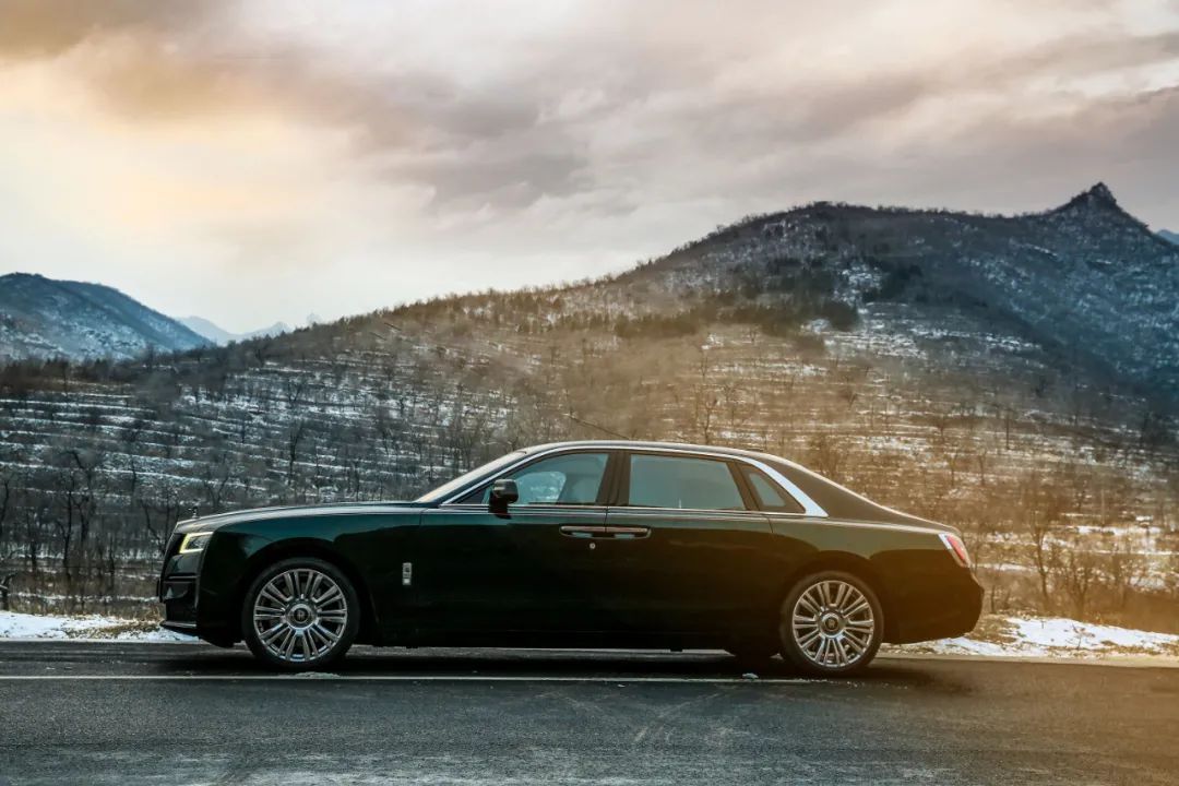 劳斯莱斯驾驶室视角_劳斯莱斯自动驾驶多少钱_劳斯莱斯的智能辅助驾驶技术