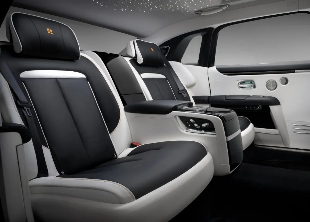 劳斯莱斯的智能辅助驾驶技术_劳斯莱斯自动驾驶多少钱_劳斯莱斯驾驶室视角