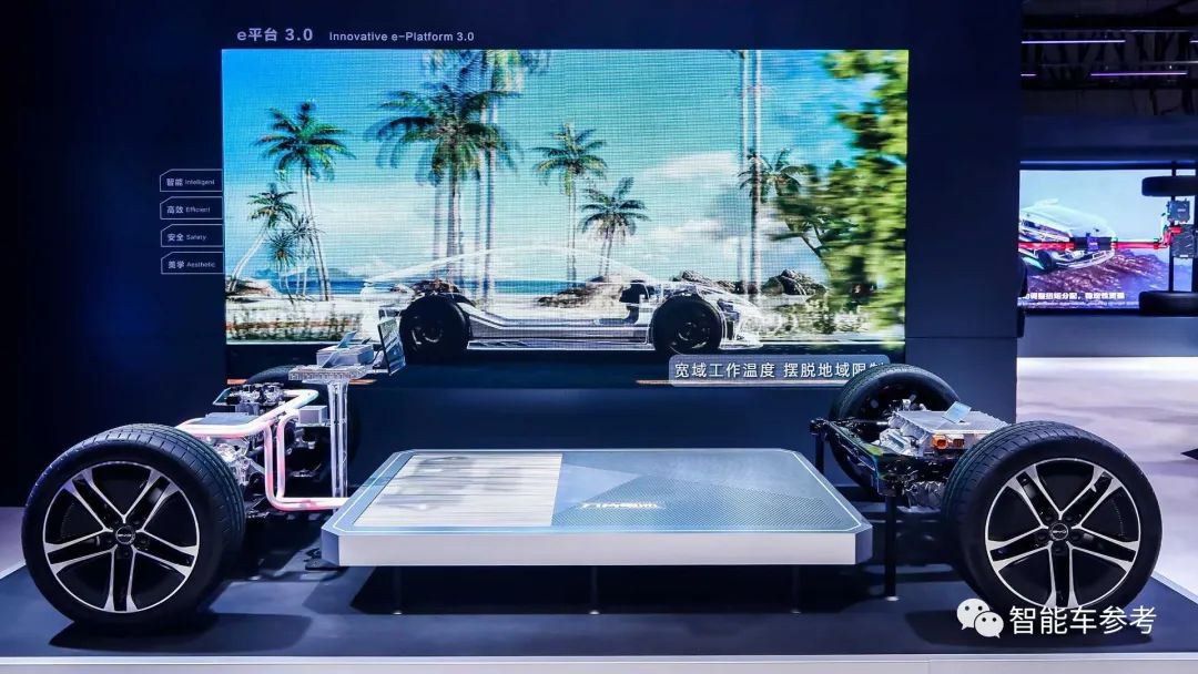 劳斯莱斯自动驾驶多少钱_劳斯莱斯的智能辅助驾驶技术_劳斯莱斯驾驶室视角