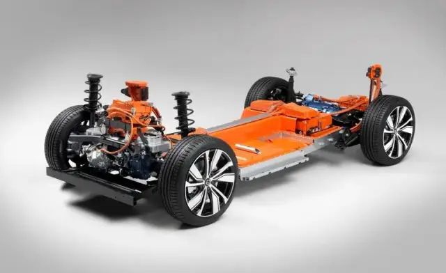 劳斯莱斯自动驾驶多少钱_劳斯莱斯驾驶室视角_劳斯莱斯的智能辅助驾驶技术