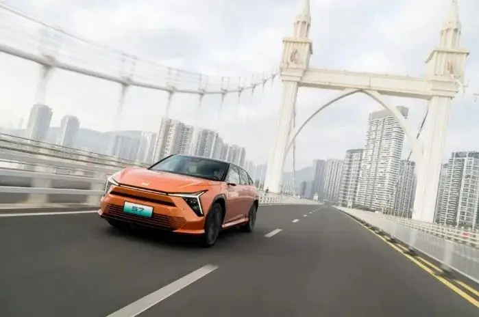 新能源汽车与燃油车价格战争中的策略较量_新能源汽车与燃油车价格战争中的策略较量_新能源汽车与燃油车价格战争中的策略较量