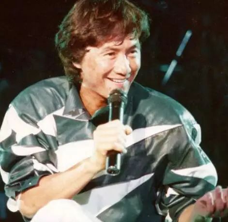 极其热爱张国荣_张国荣与他所热爱的电影_热情张国荣演唱会