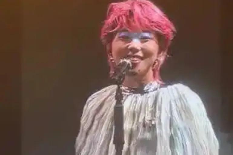 王菲在秋季音乐会上献唱，现场氛围温馨_王菲音乐节目_王菲音乐会2020