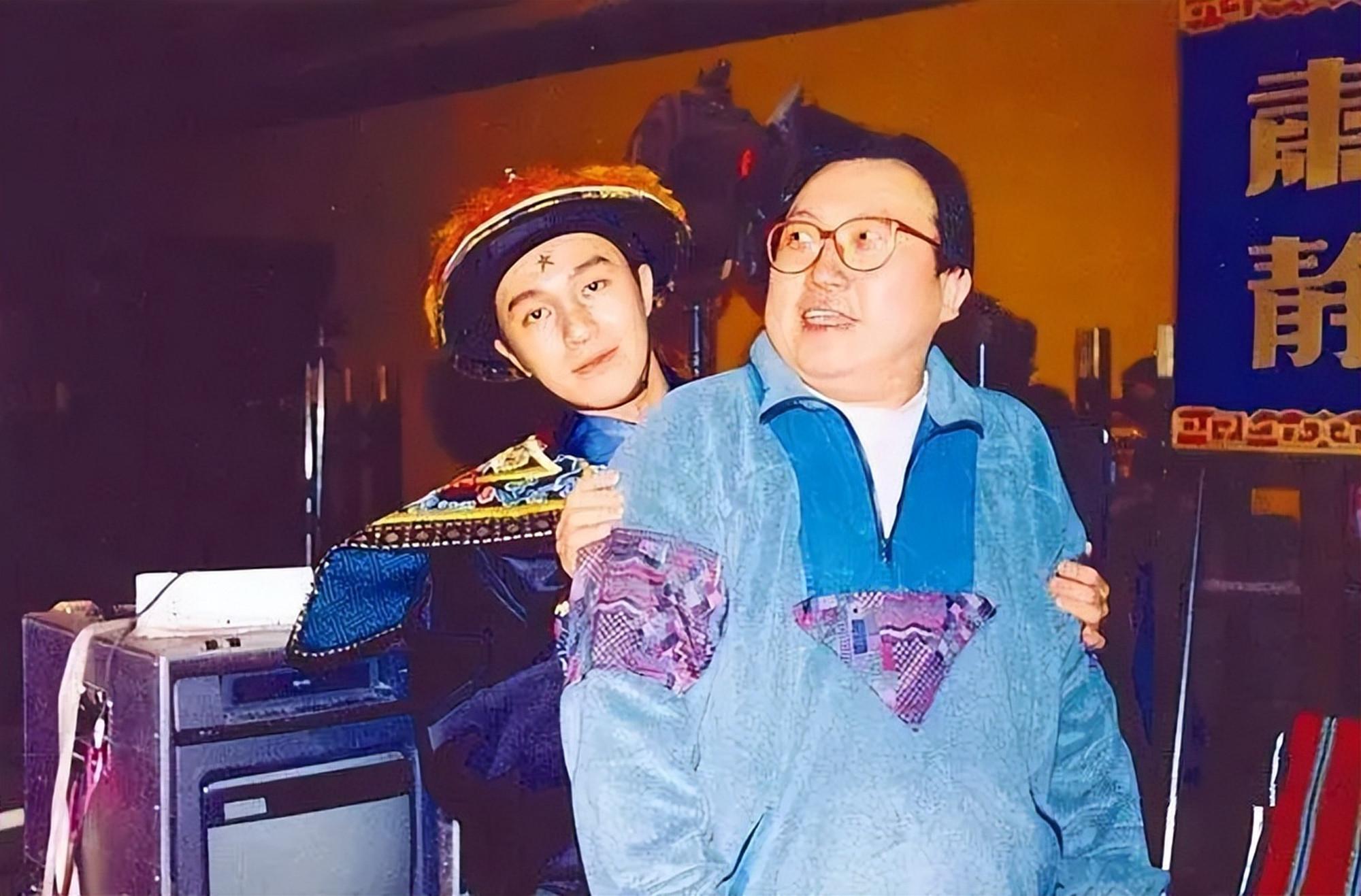 周星驰和莫文蔚主演的电影_周星驰与导演的默契合作_周星驰合作搭档