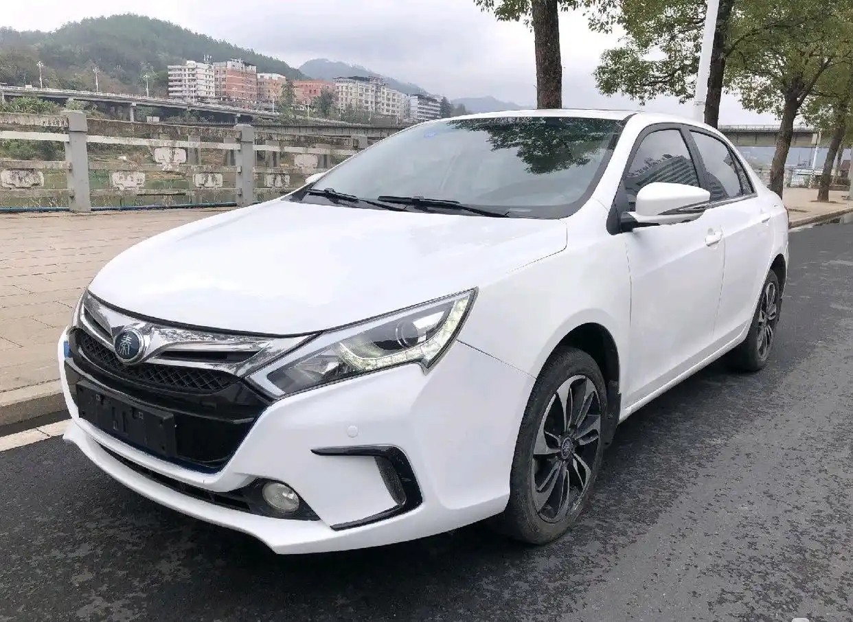 电动车与燃油车的市场潜力比较_燃油汽车和电动车的趋势分析_燃油电动汽车技术