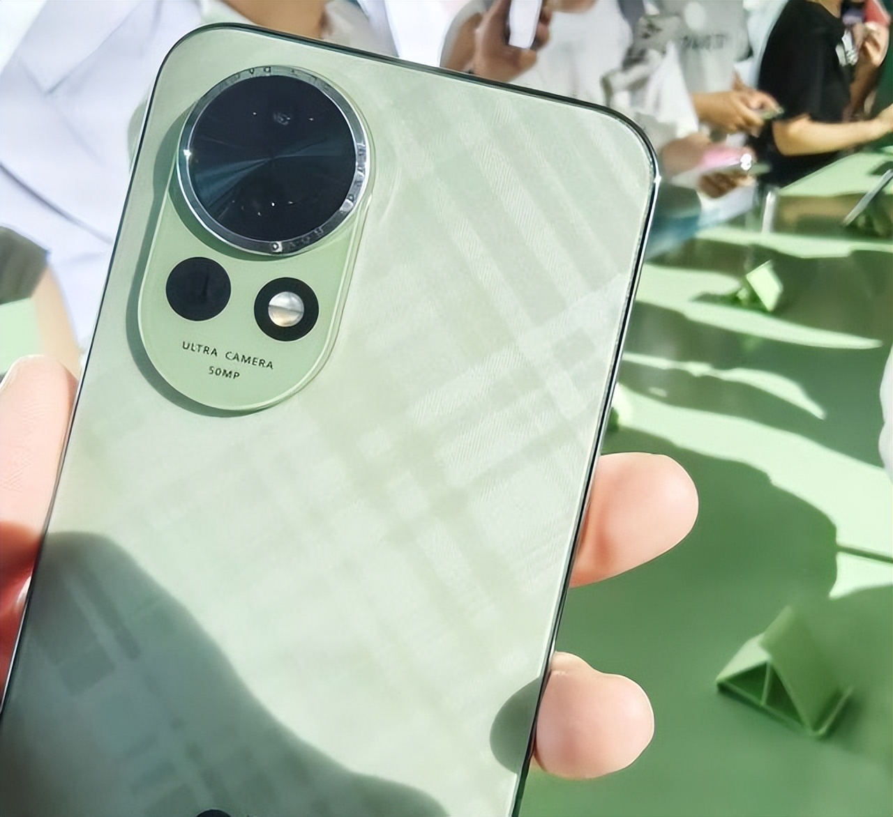 手机多彩引擎有什么用_多彩外设怎么样_nova系列手机的多彩外观选择