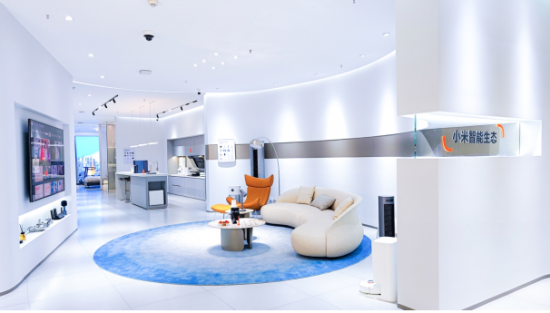 (小米全国首家自主设计智能生态展厅实景图)