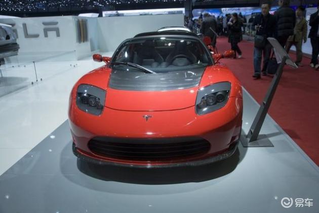 特斯拉安全功能拯救司乘_特斯拉汽车：安全与智能的完美融合_特斯拉智能汽车