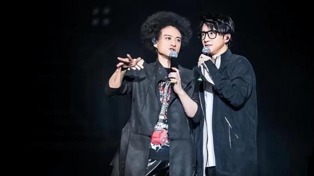 爱薛之谦的各种理由_薛之谦对音乐的坚持与热爱,感动无数乐迷_薛之谦迷妹