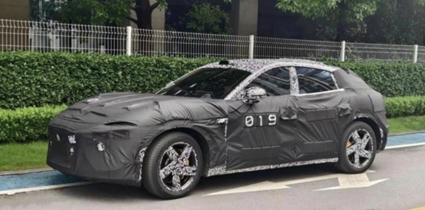 小米新型汽车_小型SUV中的佼佼者：小米汽车的性能表现_小米微型车