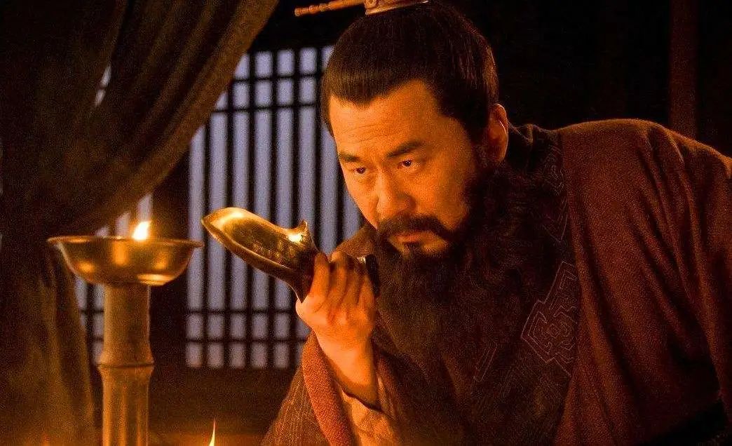 曹操荀彧_荀彧给曹操出的计策_荀彧对曹操的影响